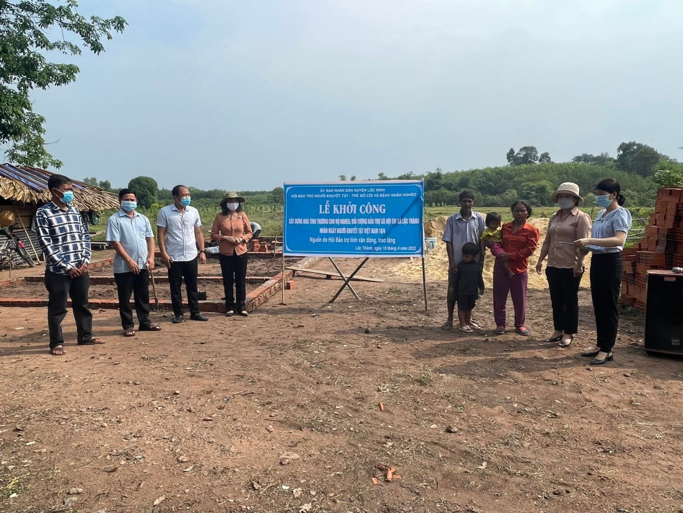 Lộc Ninh: khởi công xây dựng 01 nhà tình thương nhân Ngày Người khuyết tật Việt Nam 18/4