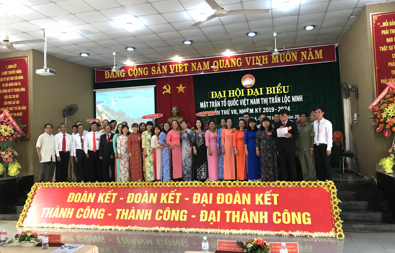 Đại hội điểm Ủy ban mặt trận tổ quốc Việt Nam thị trấn Lộc Ninh