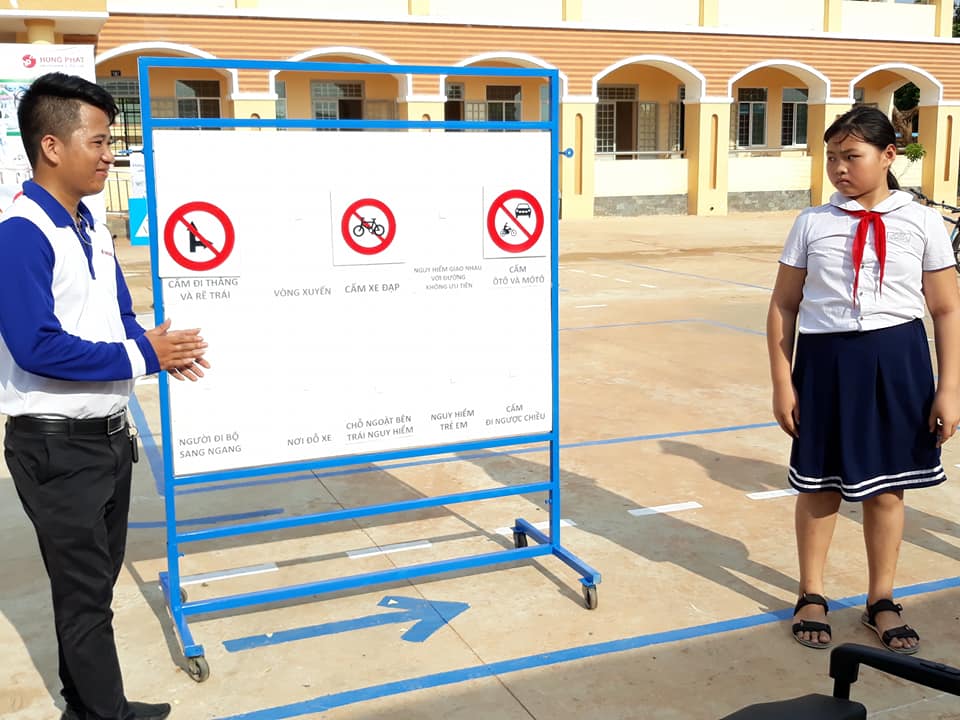 Ngày hội “Thiếu nhi với An toàn giao thông”