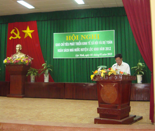 Chỉ đạo của Chủ tịch UBND huyện tại Hội nghị giao chỉ tiêu Kinh tế - Xã hội năm 2012.